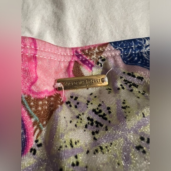 Victoria’s Secret Paisley Patterned Bikini Set - Picture 8 of 9